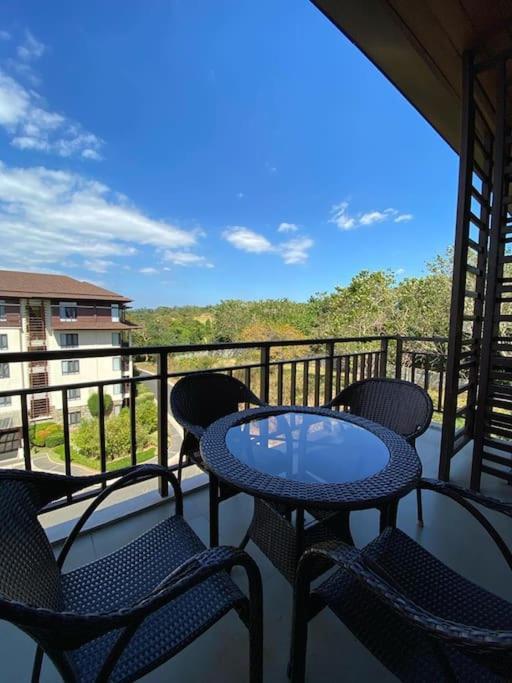 Ferienwohnung Anvaya Cove Penthouse Unit 10-2 Br. Morong  Exterior foto